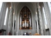Diese Orgel kann mit 4 Manualen & Pedal, 72 Registern und 5275 Pfeifen aufwarten. Bei ihren 15 Metern Höhe wiegt sie aber nur 25 Tonnen.